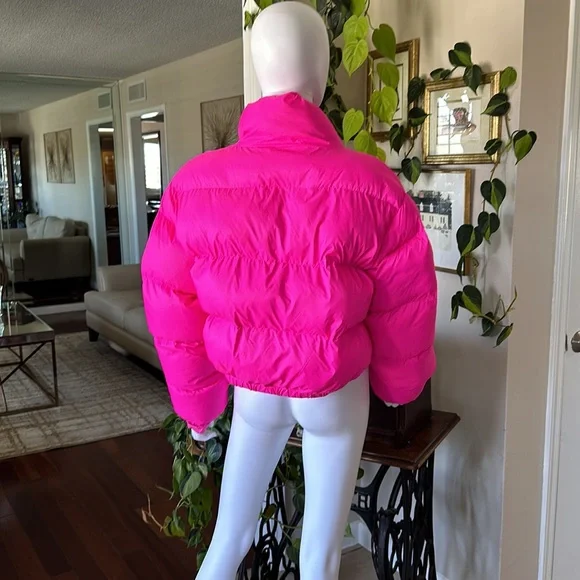 Olivaceous Lizzy Hot Pink Cropped Puffer Jacket Size XL NWT - Picture 5 of 6